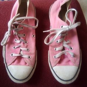 Converse all star girls sz 2 pink Chuck sneakers